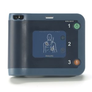Philips HeartStart FRx auf dem Display wird eine Anleitung zur Applikation der Pads dargestellt. Der Notfallhelfer wird mit einer 1-2-3-Anleitung bei der Wiederbelebung des Patienten unterstützt.