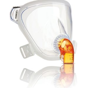 Philips Respironics Performax Ganzgesichtsmaske mit farbigen Schlauchansatz wird für die nicht-invasive Beatmung verwendet.