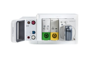 IntelliVue X3 mit Modul-Rack FMS-4 ermöglicht die Verwendung von bis zu vier Parametermodulen. Ein NMT-Modul, ein BIS-Modul sowie eine IntelliVue G7m-Modul wurden ins Modul-Rack FMS-4 eingebaut.