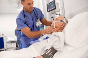 High-Flow-Sauerstofftherapie ist jetzt auch möglich mit dem Philips Respironics V60 Plus nach dem Software-Upgrade. Sie können die Nasenbrille